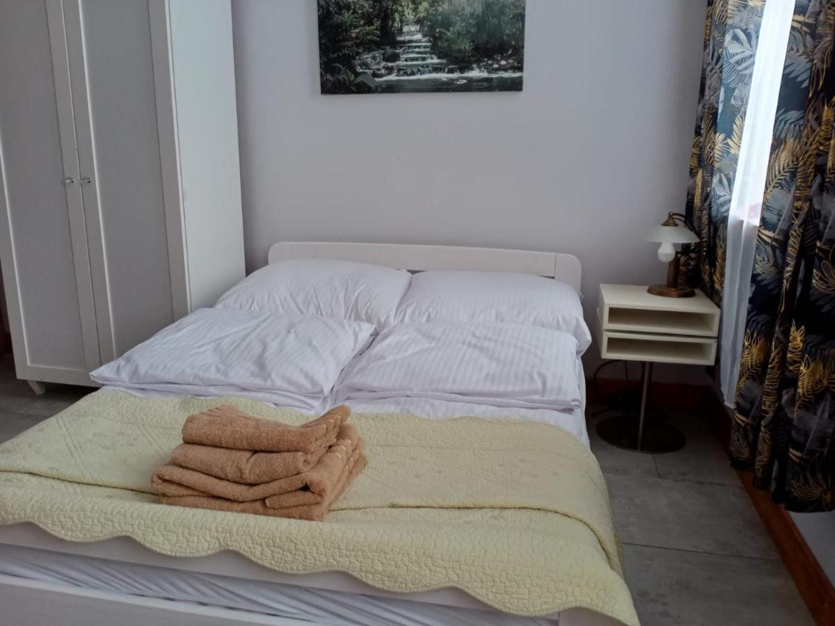 Sunny Bear Bed & Breakfast Jelenia Gora Ngoại thất bức ảnh