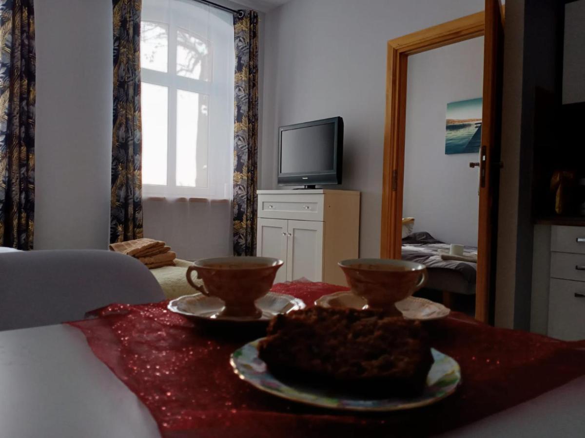 Sunny Bear Bed & Breakfast Jelenia Gora Ngoại thất bức ảnh