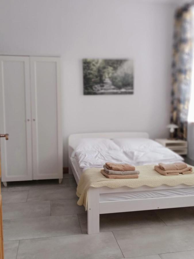 Sunny Bear Bed & Breakfast Jelenia Gora Ngoại thất bức ảnh